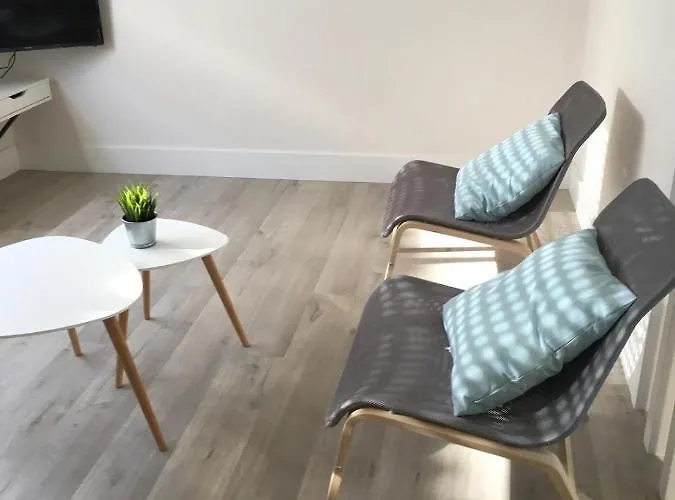 Luminoso Piso En Zona Monumental Con Vistas Al Lerez * 庞特维德拉