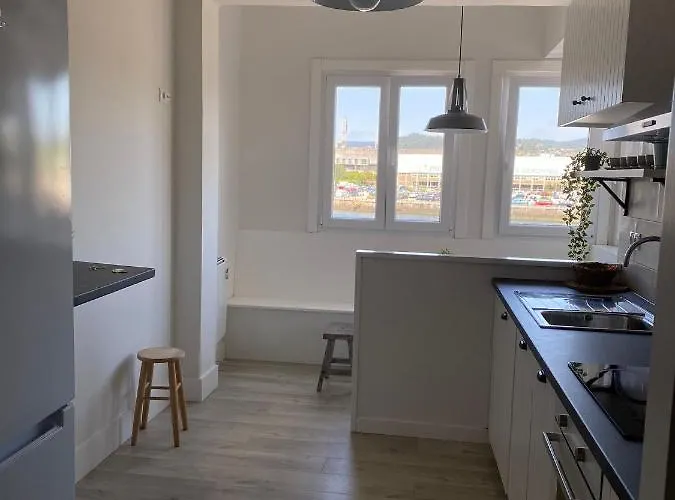 Luminoso Piso En Zona Monumental Con Vistas Al Lerez *